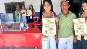 Le ragazze si laureano e dedicano i diplomi al venditore di snack che le ha sempre aiutate